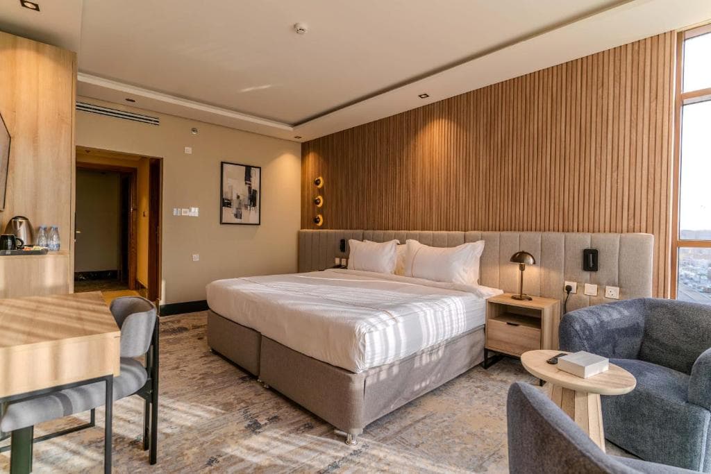 Hill HOTEL 3
