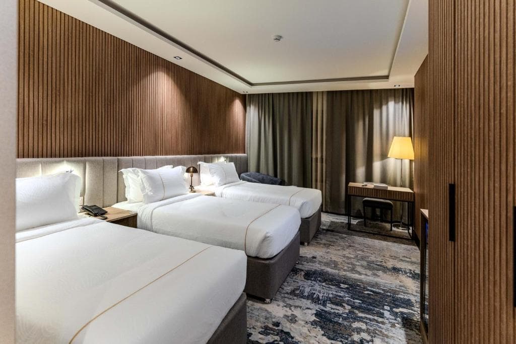 Hill HOTEL 5